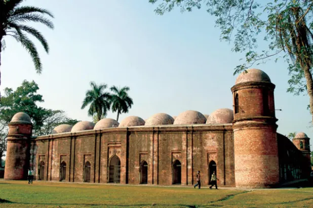 مسجد الستين قبة والذي يعتبر الأقدم في بنغلاديش