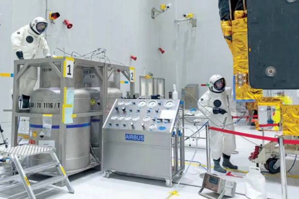 مصر تدخل عالم الأقمار الصناعية المخصصة للاتصالات