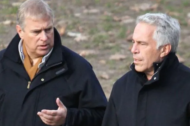 الأمير أندرو يعترف بأن الإقامة مع إبستين لم تكن «لائقة»