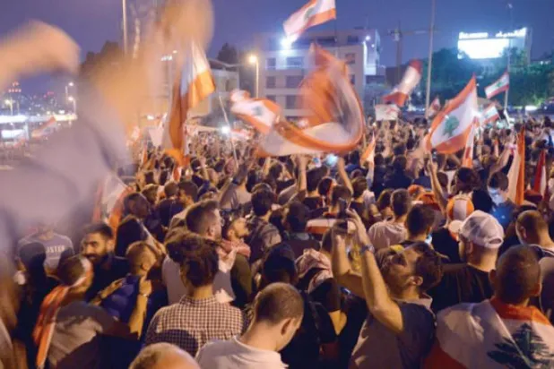 Lübnan'daki protestolar hangi partilerin destekçilerini rahatsız etti?