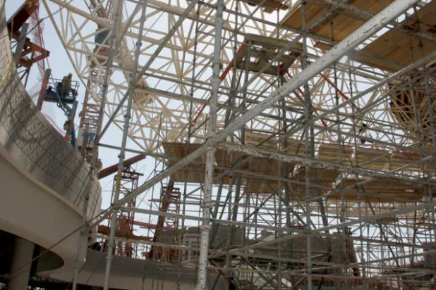 يعاني قطاع المقاولات من غياب قرار يلزم المقاولين بالحصول على رخصة تؤكد أهليتهم لممارسة المهنة (تصوير: سعد العنزي) 