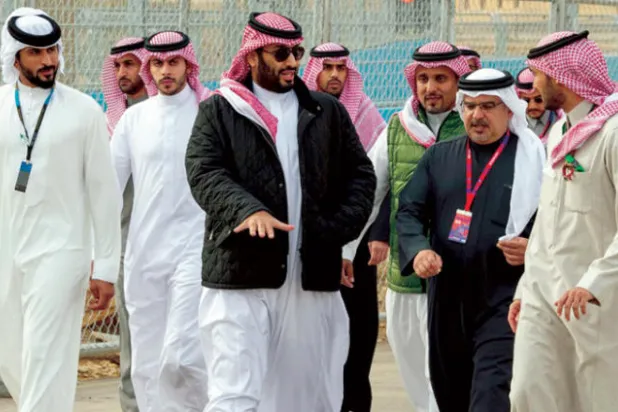 ولي العهد السعودي يشهد انطلاقة الجولة الافتتاحية لبطولة «إيه بي بي فورمولا إي» للسيارات الكهربائية في دورتها الثانية بالدرعية (واس) 