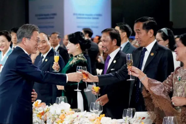 كوريا الجنوبية تعزز علاقاتها مع «آسيان»