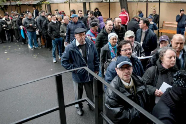 بعد 30 عاماً... افتتاح محاكمة تاريخية لمرتكبي جرائم الثورة الرومانية