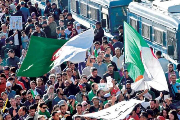 حراك الجزائر يجددّ رفضه للانتخابات و«الوصاية الأجنبية»