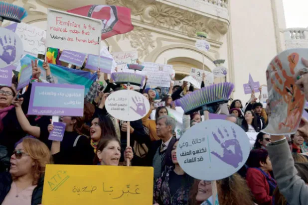 مظاهرات حاشدة في تونس ضد العنف بحق المرأة