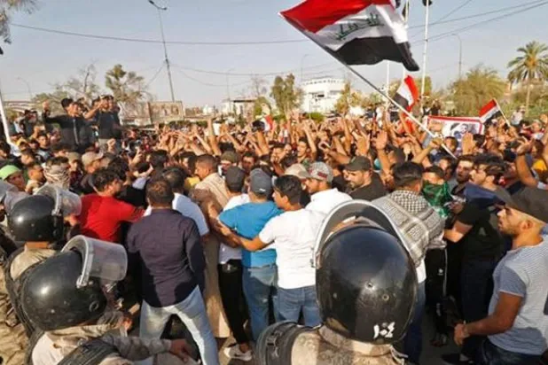 Irak'ta hükümetin istifası protestocuları ikna edecek mi? 