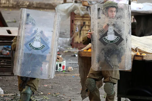 بؤرة استيطانية ثالثة  في قلب مدينة الخليل