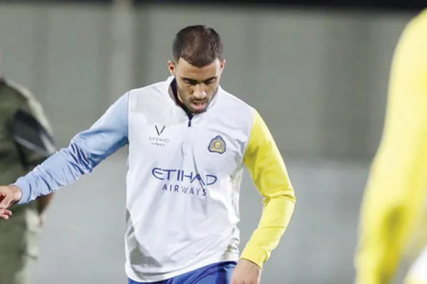 النصر يستنجد بخميس وهوساوي لتعويض الغيابات