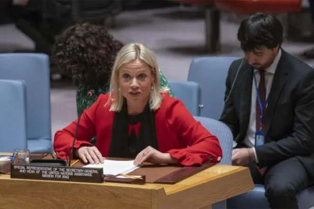 عراق میں اقوام متحدہ کی خاتون نمائندہ جینن ہینس- بلچارٹ کو دیکھا جا سکتا ہے