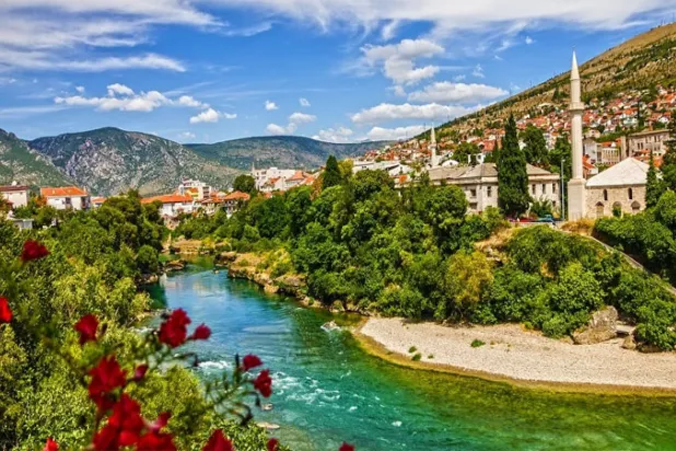 البوسنة تؤكد استرجاع 24 من أقارب المتشددين في سوريا