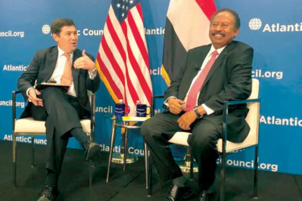 حمدوك يتعهد استرداد أموال الشعب المنهوبة