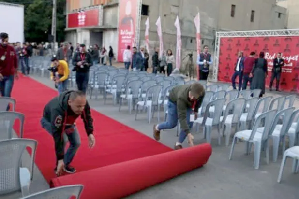 فرد السجادة الحمراء الخاصة بالمهرجان (الشرق الأوسط)