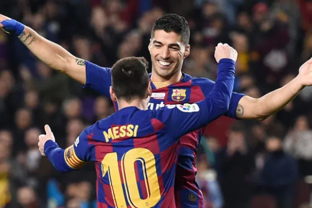 ميسي أكثر اللاعبين تسجيلاً للثلاثيات وسواريز يبدع بهدف بالكعب