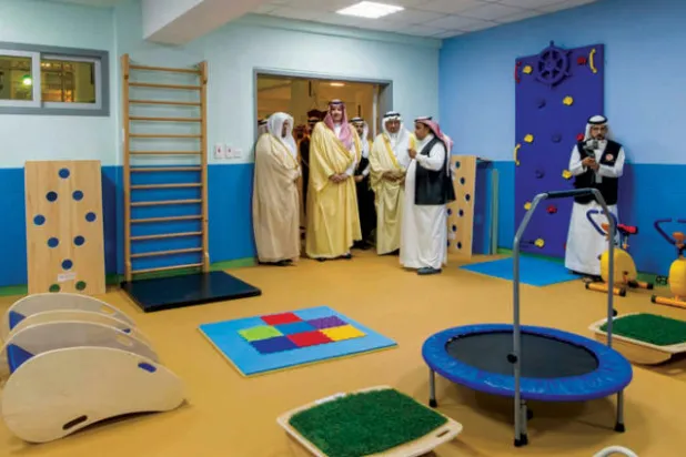 تشمل 6 مبانٍ تعليمية ومركزين للخدمات المساندة و3 صالات رياضية مغلقة