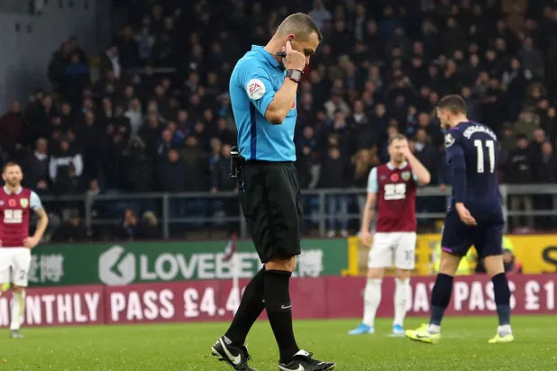 Premier League Clubs Side With Referees and Back VAR Despite Fans’ Gripes