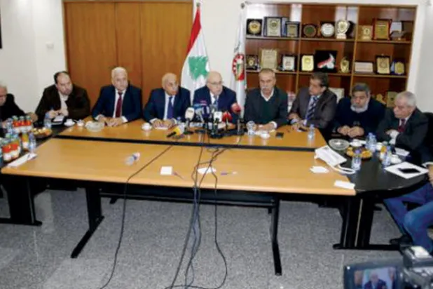 طلبات لصرف 1500 عامل من 70 مؤسسة لبنانية