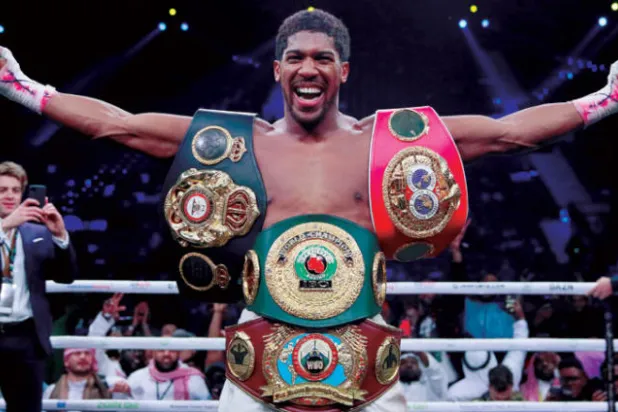 جوشوا في حاجة لإثبات جدارته في جمع الألقاب العالمية أمام ملاكم كبير (رويترز)