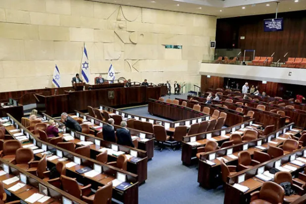 تبادل اتهامات بالعمالة بين نتنياهو وليبرمان على مواقع التواصل