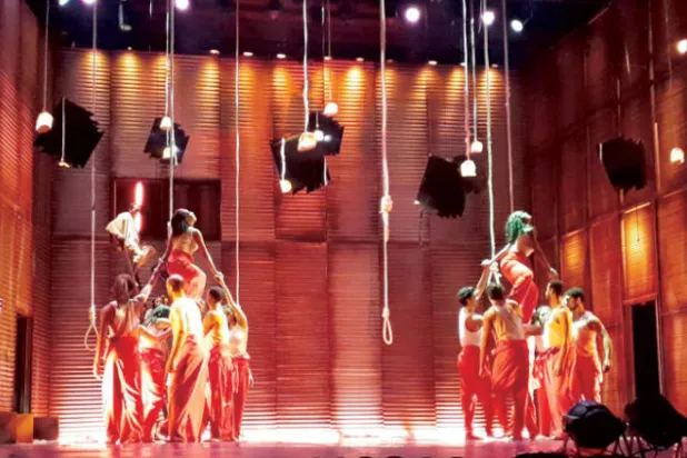 رؤية مسرحية تستعيد أسطورة «ريا وسكينة» في مصر