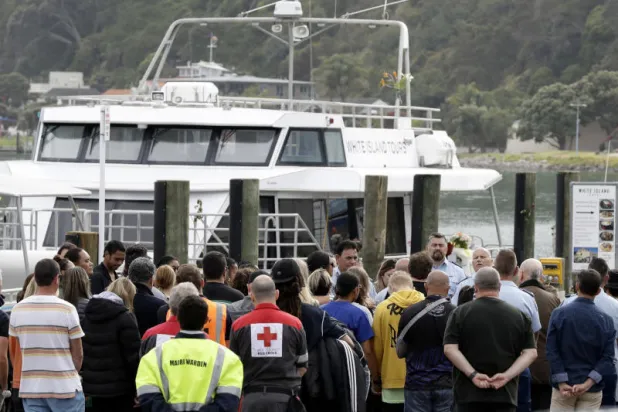 ارتفاع حصيلة قتلى بركان نيوزيلندا إلى 16