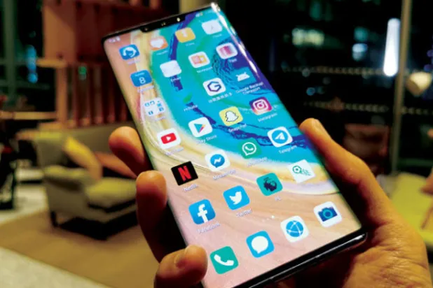 أحدث هاتف صيني مطور... من دون خدمات «غوغل»