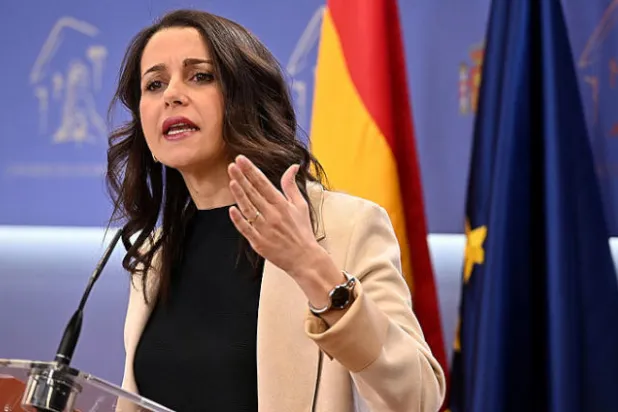 تشكيل الحكومة الإسبانية الجديدة ينتظر العثور على الأغلبية البرلمانية الضائعة