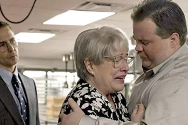 بول وولتز هاوز وكاثي بايتس وسام روكوَل في «ريتشارد جووَل»