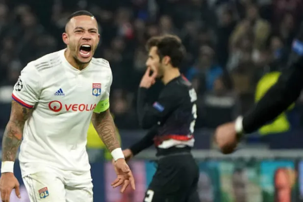 ليون يعيش حالة من الفوضى وينتظر تفاقمها من دون المهاجم ديباي