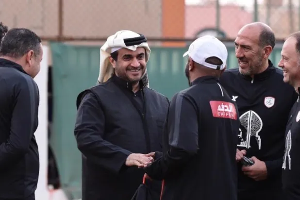 البلطان: هاشتاغات «تويتر» لا تهمني... والقانون سيحاسب المتجاوزين