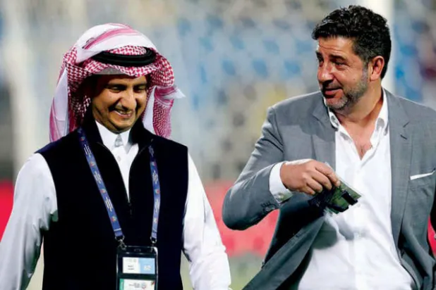 النصر يفاوض فيتوريا لتمديد عقده والمفاوض يترقب الصليهم