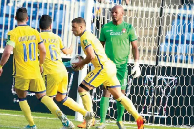 لاعبو النصر يحتفلون بتفوقهم على ضمك وبلوغهم دور ربع نهائي البطولة