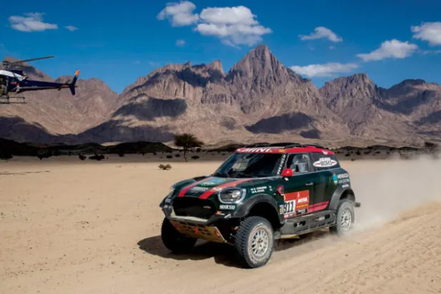 تيرانوفا يتصدر رالي داكار السعودية وألونسو يصطدم بصخرة