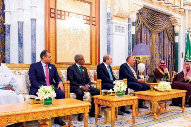 Suudi Arabistan Kralı Selman bin Abdulaziz, dün katılımcı ülkelerin dışişleri bakanlarını kabul etti (SPA)