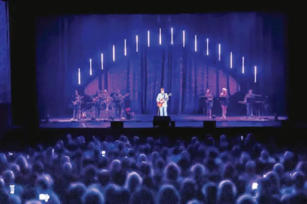 هولوغرام المغني روي أوربيسون يغني في لوس أنجليس (نيويورك تايمز)