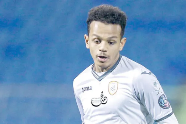 الإصابة تُغيب العمار والقيد عن تدريبات الشباب