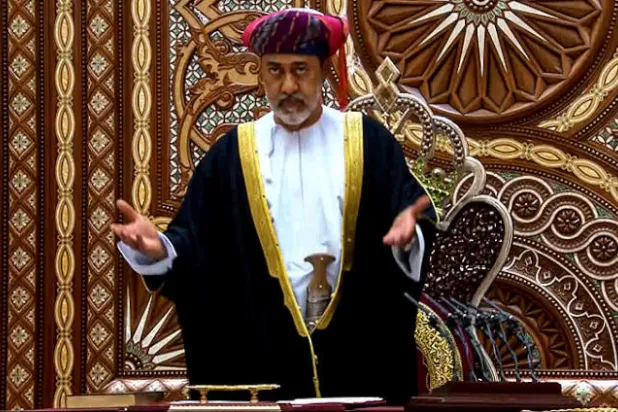 هيثم بن طارق يتعهد بالسير على خطى قابوس