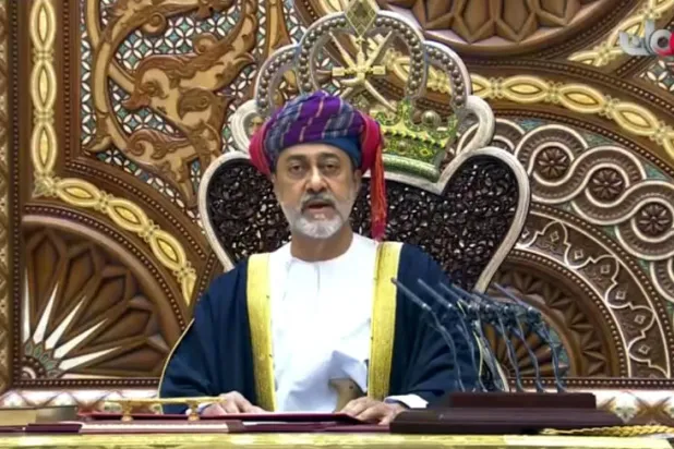 سلطان عُمان يتعهد بمواصلة سياسة التعايش السلمي واحترام سيادة الدول