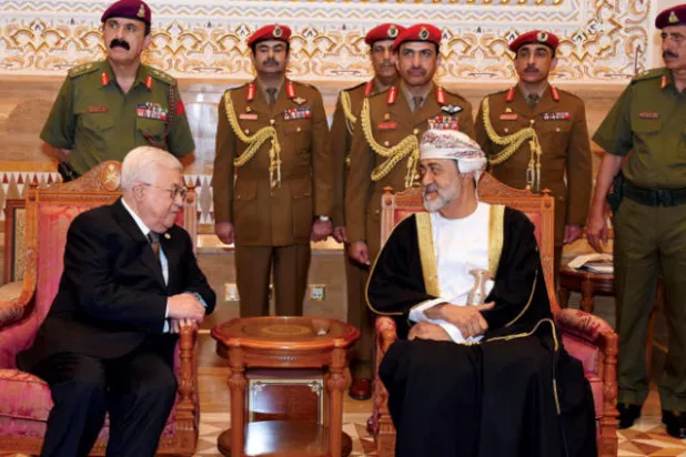 هنية في عُمان على رأس وفد من «حماس» تزامناً مع وصول عباس