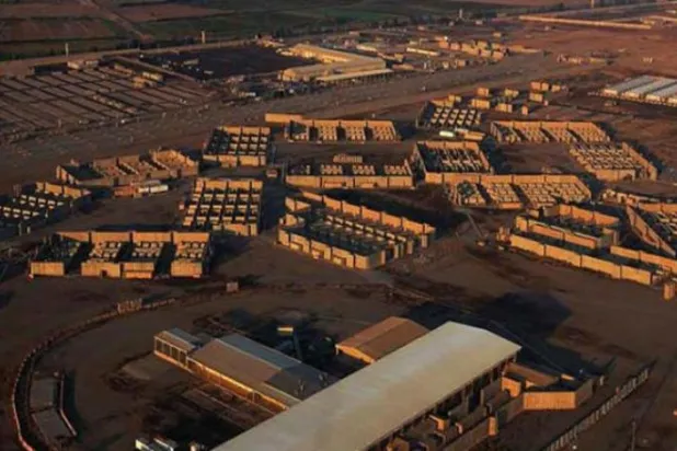 بغداد سے 80 کلومیٹر شمال میں واقع بلد ایئر بیس کی تصویر کو دیکھا جا سکتا ہے