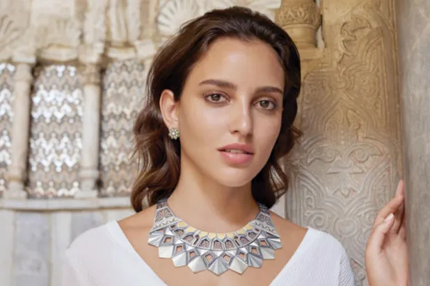 قلادة «قوسون»