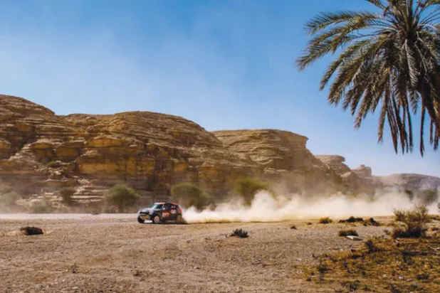 صراع رالي داكار يستأنف اليوم بعد توقف «لسوء الأحوال الجوية»