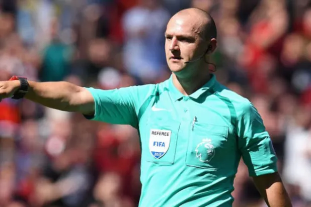 الحكم بوبي مادلي: «مزحة سوداء» تسببت في طردي من الدوري الممتاز