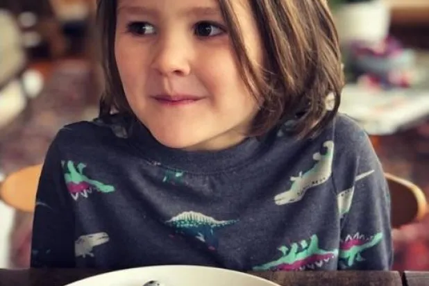 طفل في السادسة يجمع 250 ألف دولار لمساعدة حيوانات أستراليا