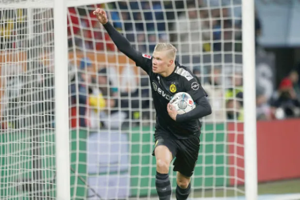 هالاند أثبت أنه صفقة ناجحة وقادر على إنقاذ دورتموند