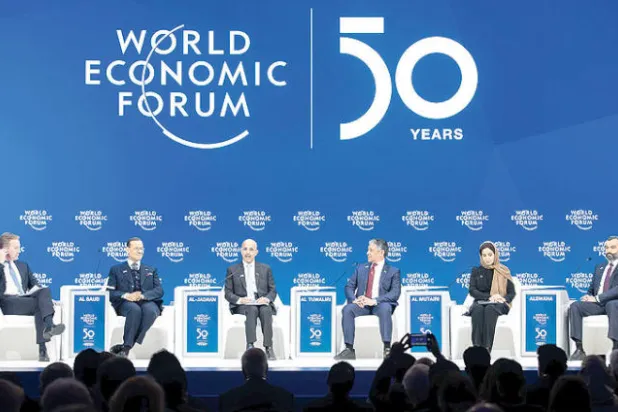 الرياض تعرض في «دافوس» أولويات «قمة العشرين}