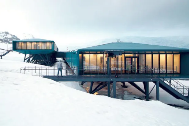 محطّة «كوميندانتي فيرّاز» البرازيلية