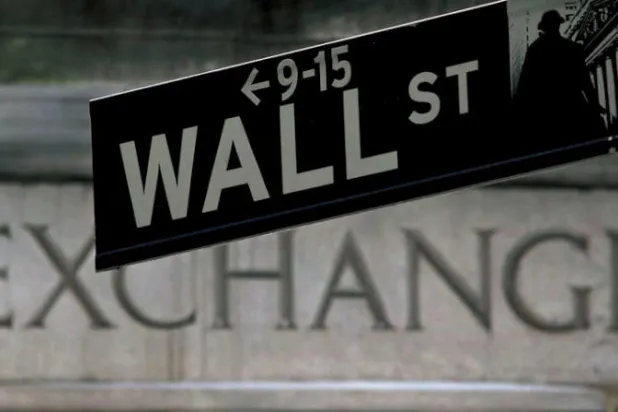 الأسهم الأميركية تبقى جاذبة رغم مبالغات في أسعارها