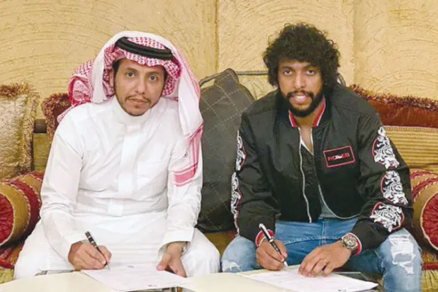 النصر يطلب من الشباب التنازل عن المتبقي من عقد الصليهم