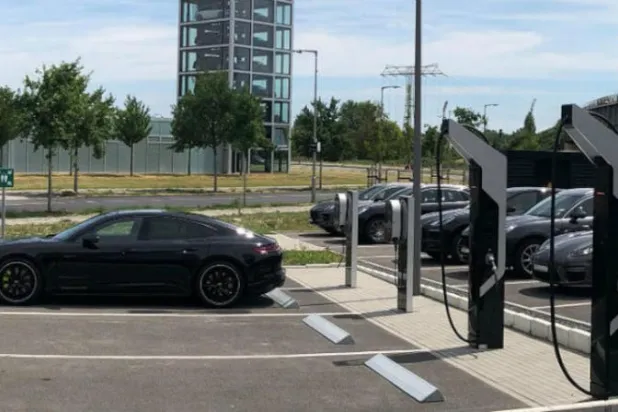زيادة محطات تغذية السيارات الكهربائية في أوروبا 15 مرة